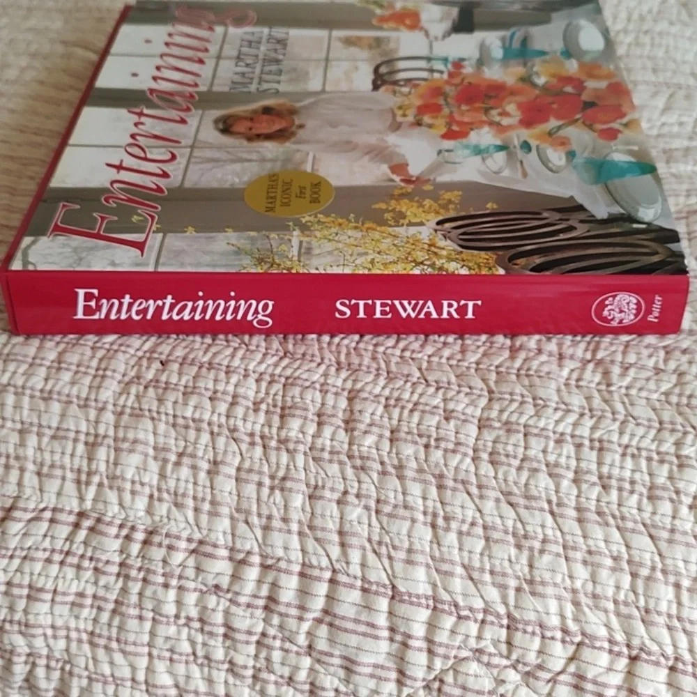 Martha Stewart Entertaining Book New!